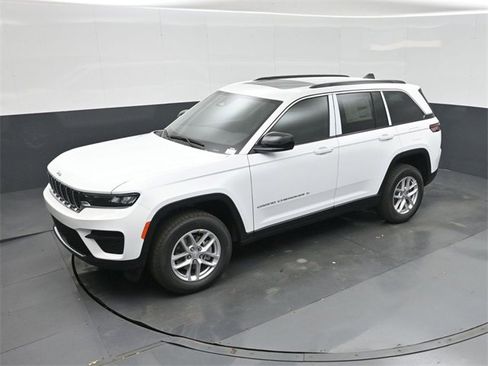 New 2025 Jeep Grand Cherokee Laredo X image 29