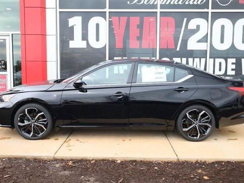 New 2025 Nissan Altima 2.5 SR w/ SR Premium Package image 5