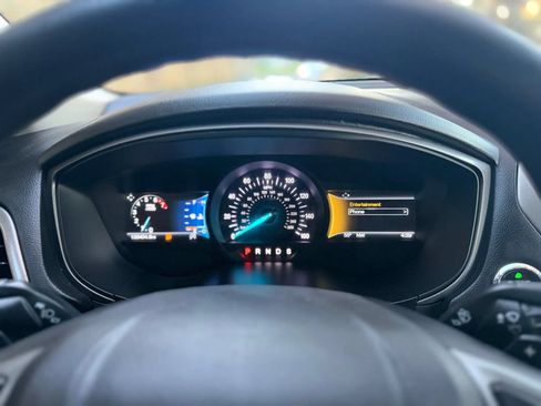 Used 2018 Ford Fusion SE w/ Fusion SE Technology Package FWD image 15