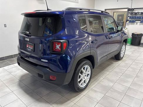 Used 2019 Jeep Renegade Latitude w/ Cold Weather Group AWD/4WD image 4