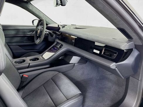 New 2025 Porsche Taycan Turbo GT image 31