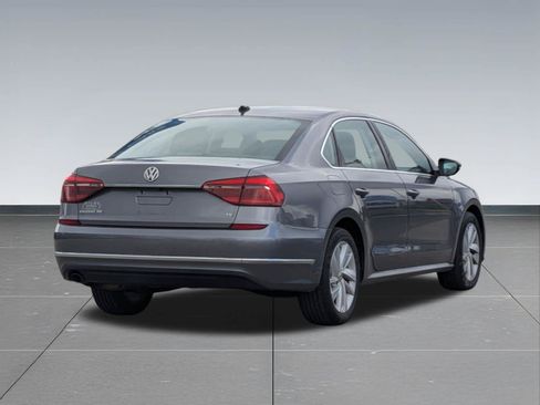 Used 2018 Volkswagen Passat 2.0T SE FWD image 6