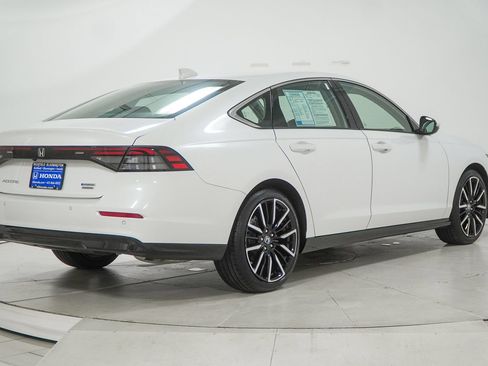 Used 2025 Honda Accord Touring image 11