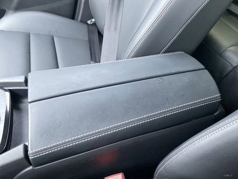 Used 2025 Nissan Rogue SL w/ SL Premium Package image 22