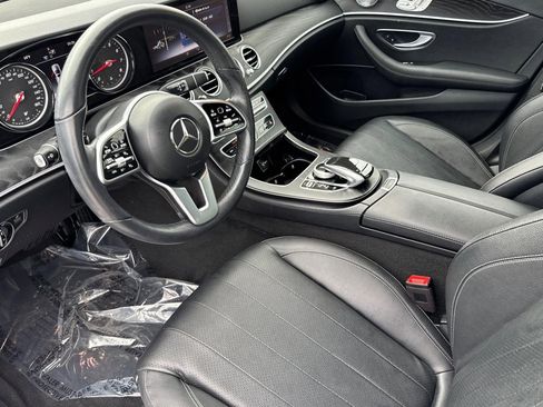 Used 2019 Mercedes-Benz E 300 image 4