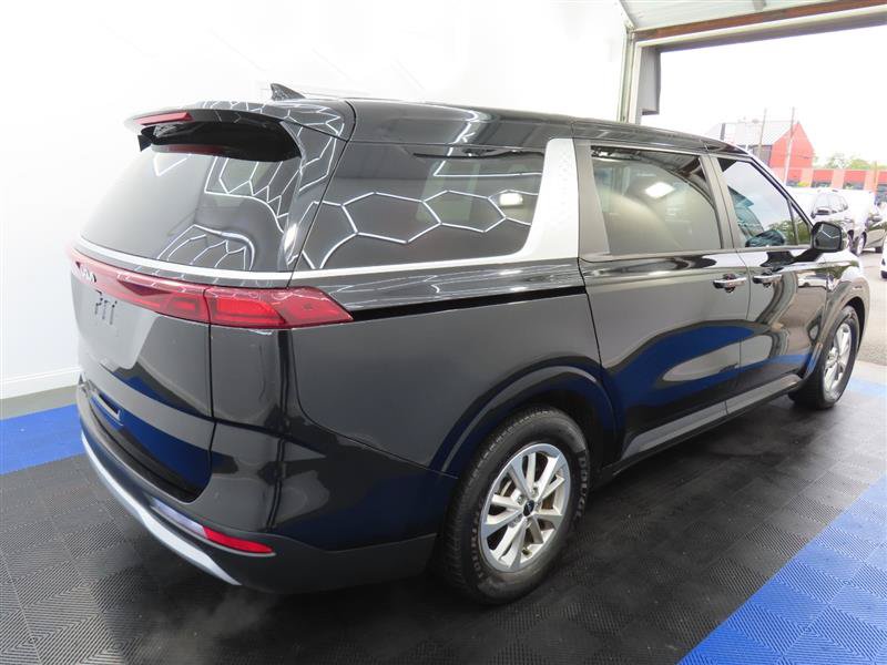 Used 2023 Kia Carnival LX FWD image 14