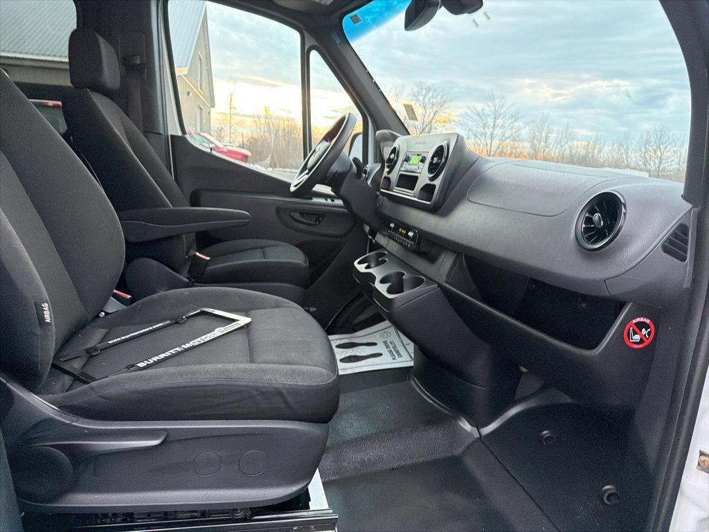Used 2019 Mercedes-Benz Sprinter 2500 image 20
