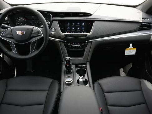 New 2026 Cadillac XT5 Luxury w/ LPO, Floor Liner Package image 7