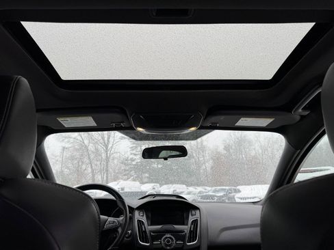 Used 2017 Ford Focus ST image 22