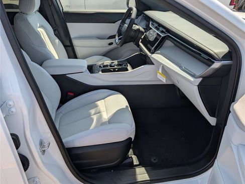 New 2026 Jeep Cherokee Laredo AWD/4WD image 6