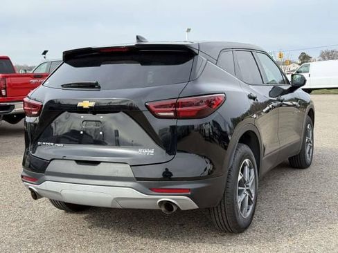 Used 2025 Chevrolet Blazer LT AWD/4WD image 5