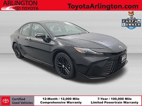 Used 2025 Toyota Camry SE FWD image 1