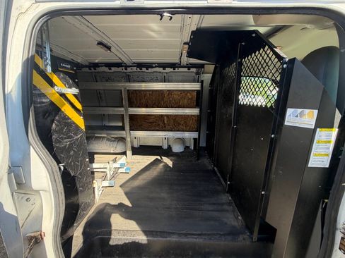 Used 2018 Chevrolet Express 2500 w/ Driver Convenience Package RWD image 14
