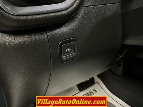 Used 2020 Chevrolet Silverado 1500 RST image 19