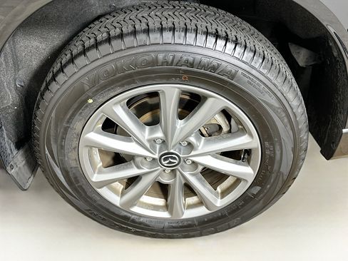 Used 2025 MAZDA CX-5 AWD 2.5 S w/ Preferred Package image 11