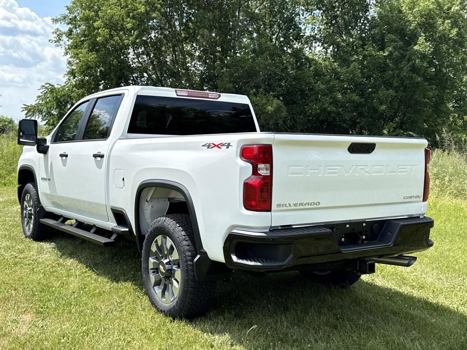 New 2026 Chevrolet Silverado 2500 Custom w/ Custom Convenience Package AWD/4WD image 5