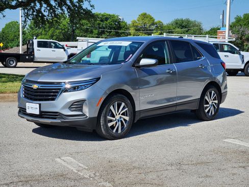 Used 2023 Chevrolet Equinox LT FWD image 2