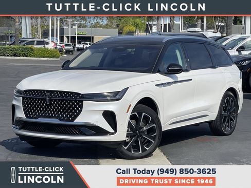 Used 2024 Lincoln Nautilus Reserve w/ Equipment Group 203A AWD/4WD image 1