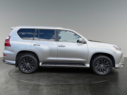 Used 2022 Lexus GX 460 Premium w/ Accessory Package AWD/4WD image 10