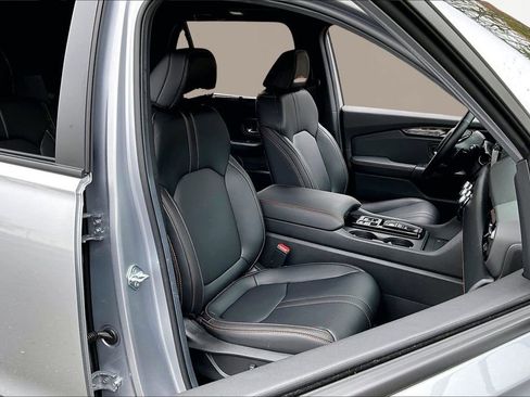 Used 2025 Honda Pilot TrailSport image 23