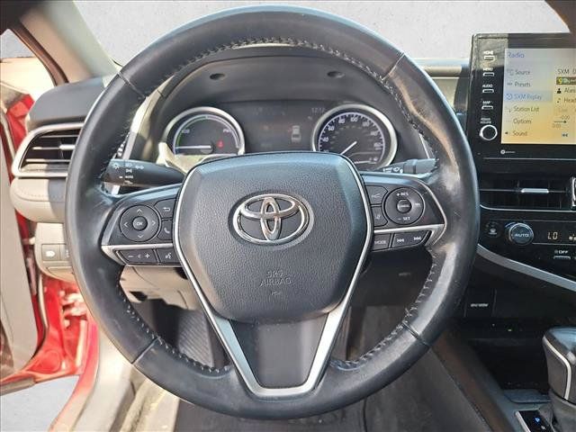 Used 2022 Toyota Camry XLE FWD image 13