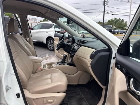 Used 2020 Nissan Rogue SL AWD/4WD image 13