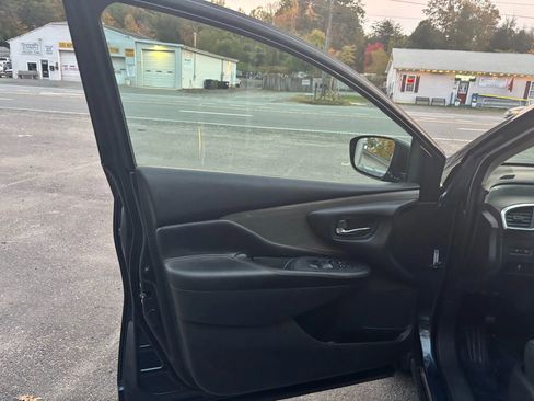 Used 2016 Nissan Murano SV image 20