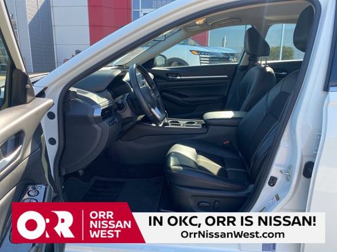 Used 2024 Nissan Altima 2.5 SR image 14