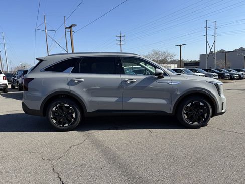 New 2025 Kia Sorento S w/ Panoramic Sunroof Package image 2