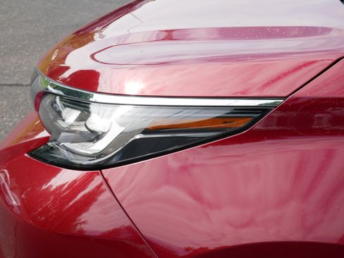 Certified 2022 Toyota Sienna XLE w/ XLE Plus Package FWD image 16