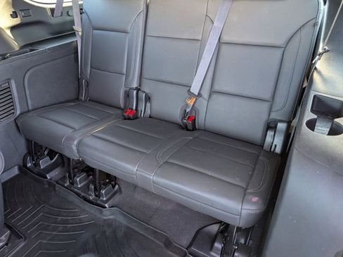 Used 2022 Chevrolet Suburban LT w/ LT Signature Plus Package image 29
