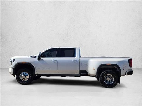 Used 2024 GMC Sierra 3500 Denali w/ Denali Reserve Package AWD/4WD image 9