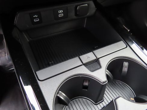 Used 2024 Toyota Prius LE image 24