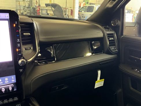 New 2025 RAM 2500 Limited image 9