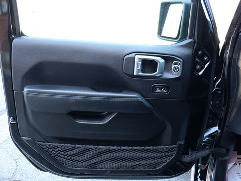 Used 2022 Jeep Wrangler Unlimited Rubicon 4xe image 23