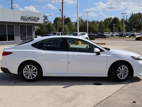 Used 2025 Toyota Camry LE image 20