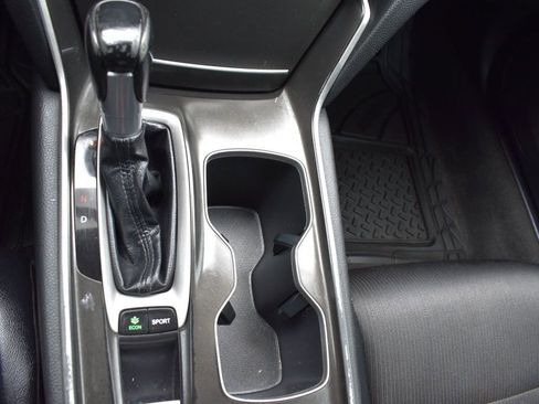 Used 2018 Honda Accord Sport image 39
