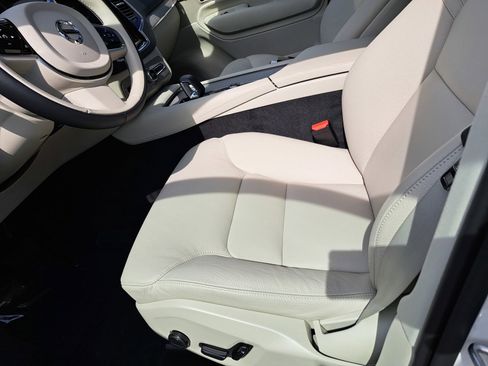 New 2025 Volvo XC90 T8 Plus w/ Protection Package Premier image 6