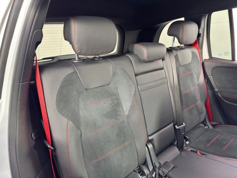 Used 2021 Mercedes-Benz GLB 35 AMG AMG GLB 35 w/ Premium & AMG Ni image 39