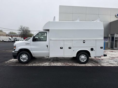 New 2026 Ford E-350 and Econoline 350 Super Duty w/ Power Equipment Group image 6