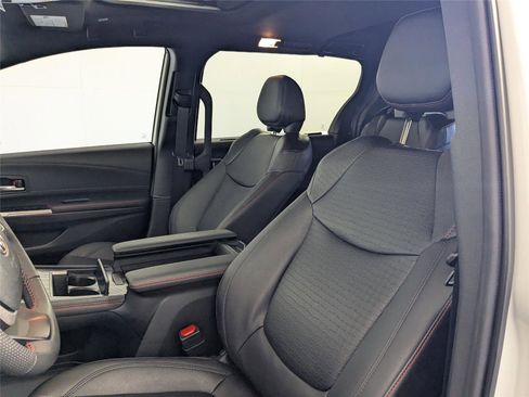 Used 2025 Toyota Sienna XSE image 11