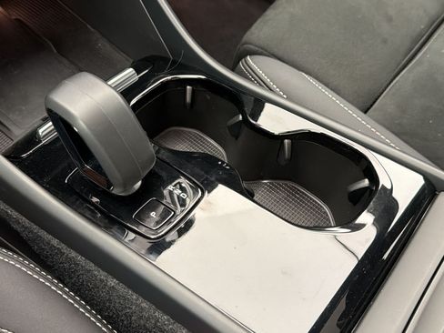 Used 2023 Volvo C40 P8 Recharge Ultimate AWD/4WD image 19