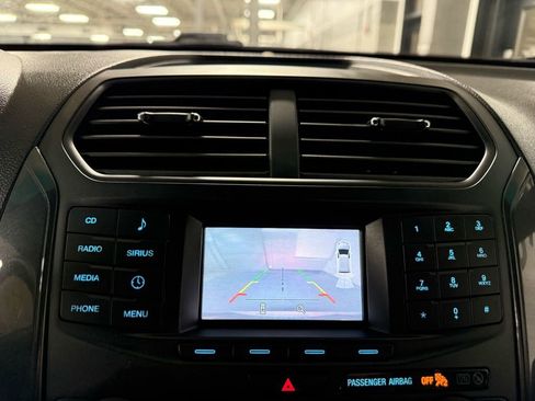 Used 2017 Ford Explorer XLT image 13