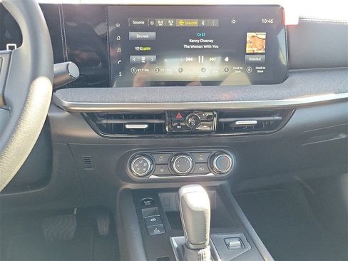 New 2025 Nissan Kicks SV image 9