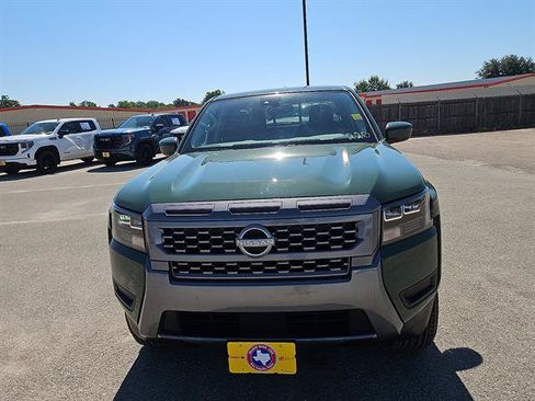 Used 2026 Nissan Frontier SV w/ Tow Package RWD image 8
