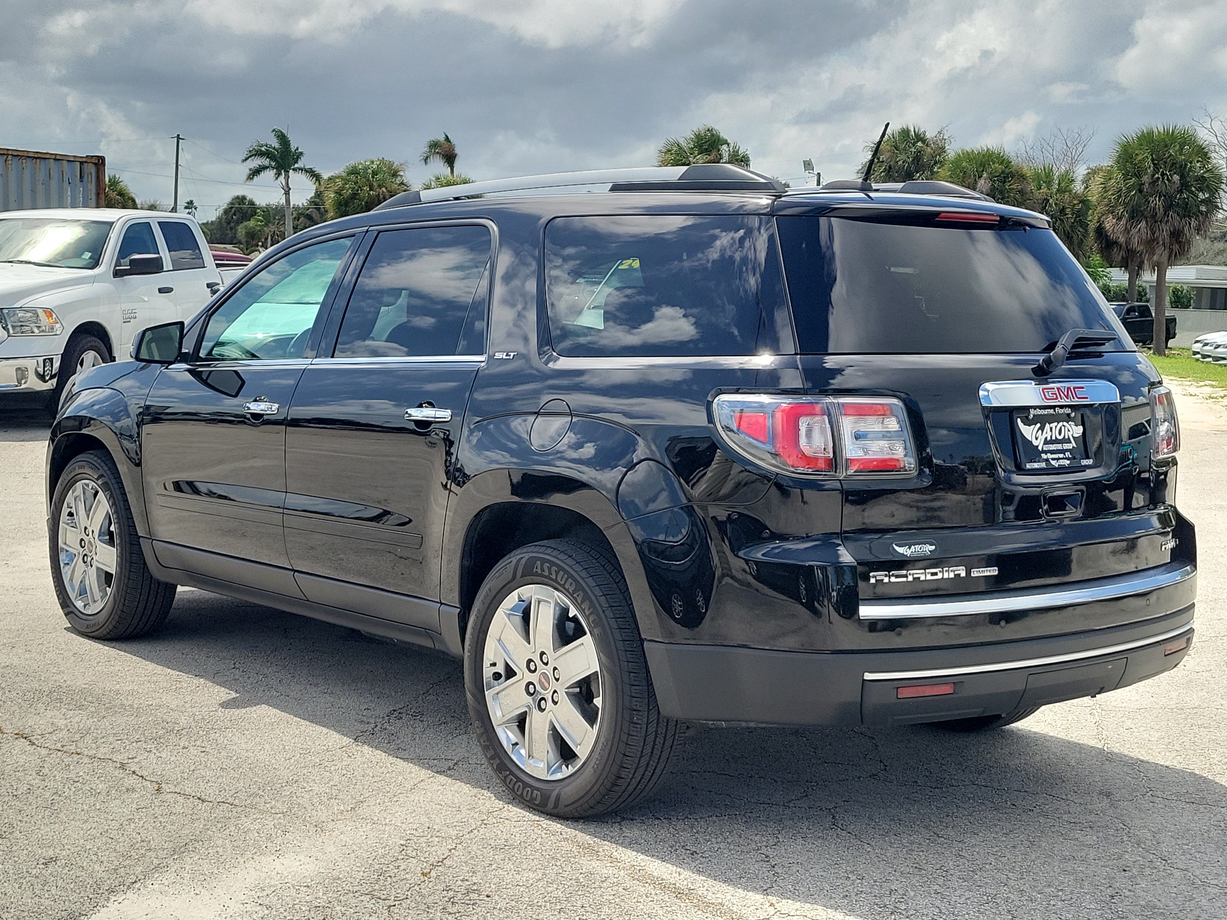 Used 2017 GMC Acadia Limited SLT AWD/4WD image 3