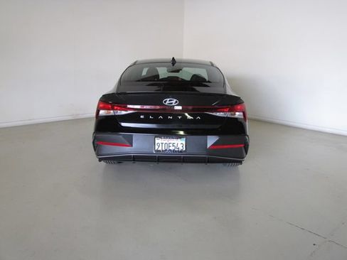 Used 2025 Hyundai Elantra Sport FWD image 22