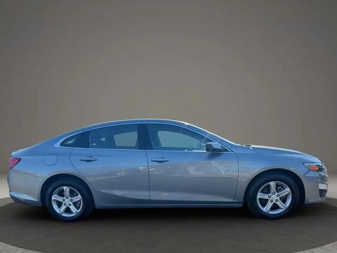 Used 2023 Chevrolet Malibu LT FWD image 4