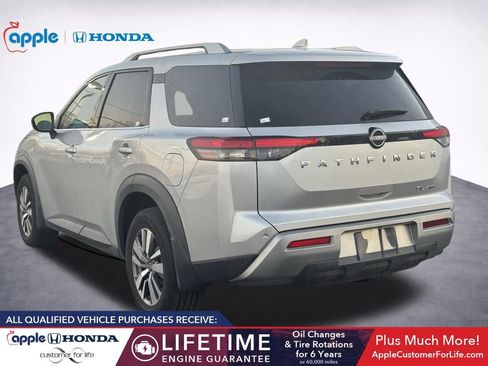 Used 2022 Nissan Pathfinder SL image 5