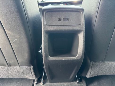 Used 2024 Chevrolet Trax RS w/ Sunroof Package FWD image 12